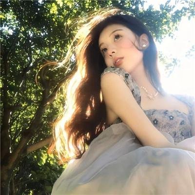 赤裸并存在著